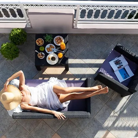 Sirines Complex 2* Potos