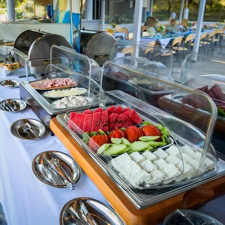 Aparthotel Sirines Potos
