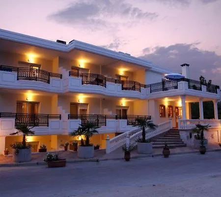 Aparthotel Sirines 2*