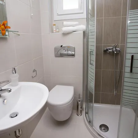 Aparthotel Sirines 2*