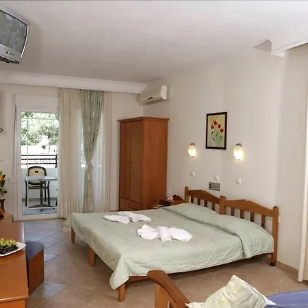 Sirines Complex 2* Potos