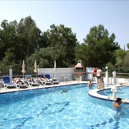 Sirines Complex Hotel apartamentowy Potos