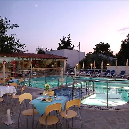 Sirines Complex 2* Potos