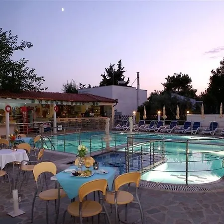 Sirines Aparthotel 2*