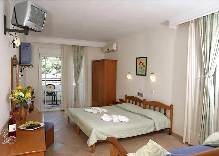Sirines Complex 2* Потос