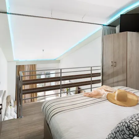 Sirines Complex Ποτός