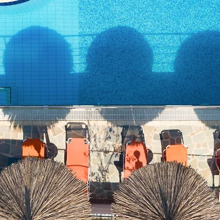 Sirines Complex Aparthotel 2*